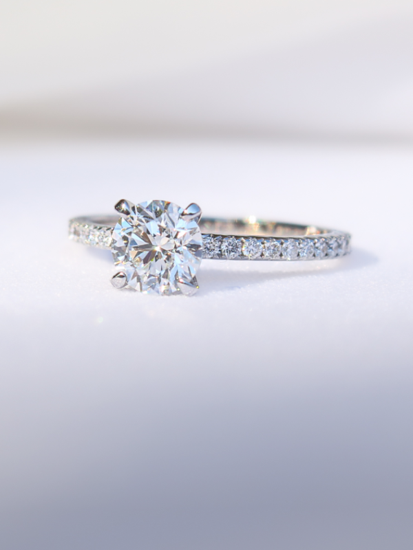 Anillo de Compromiso Aurora – Oro 14K con Zirconia
