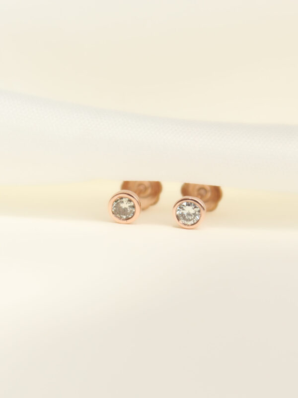 Collar Elegance Drop – Cadena con Dije de Zirconia