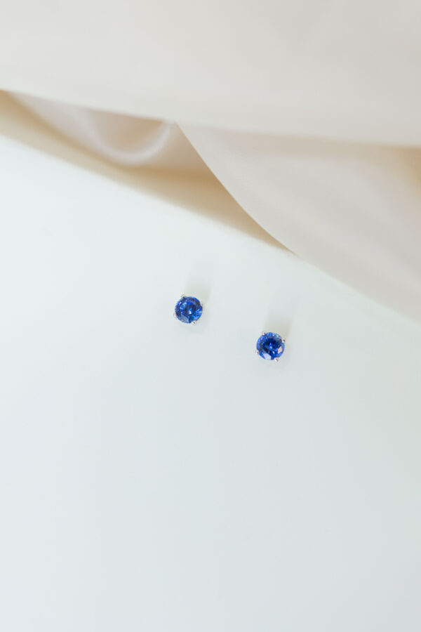 BABY STUDS CON ZAFIROS