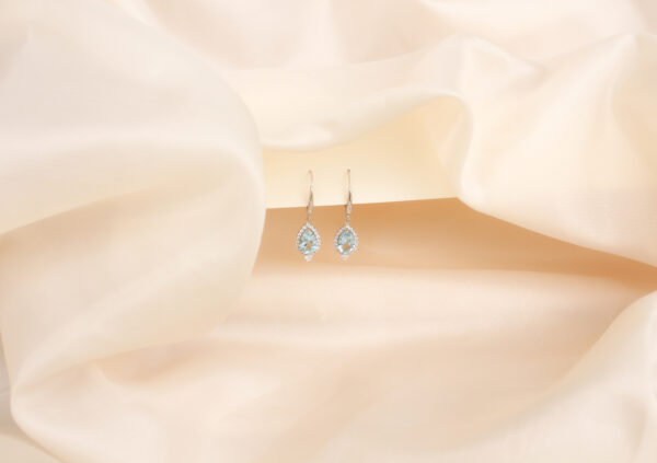 ARETES CON AGUAMARINAS