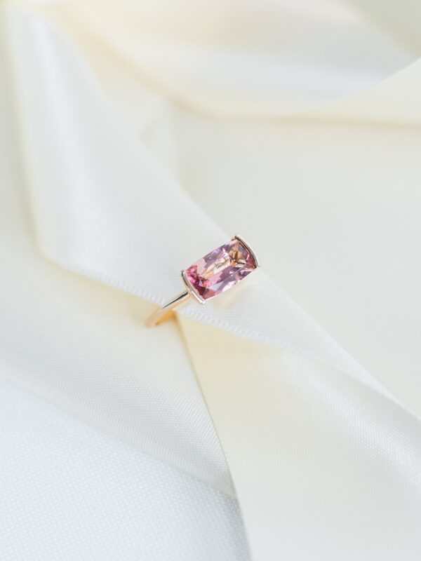 ANILLO CON TURMALINA ROSA