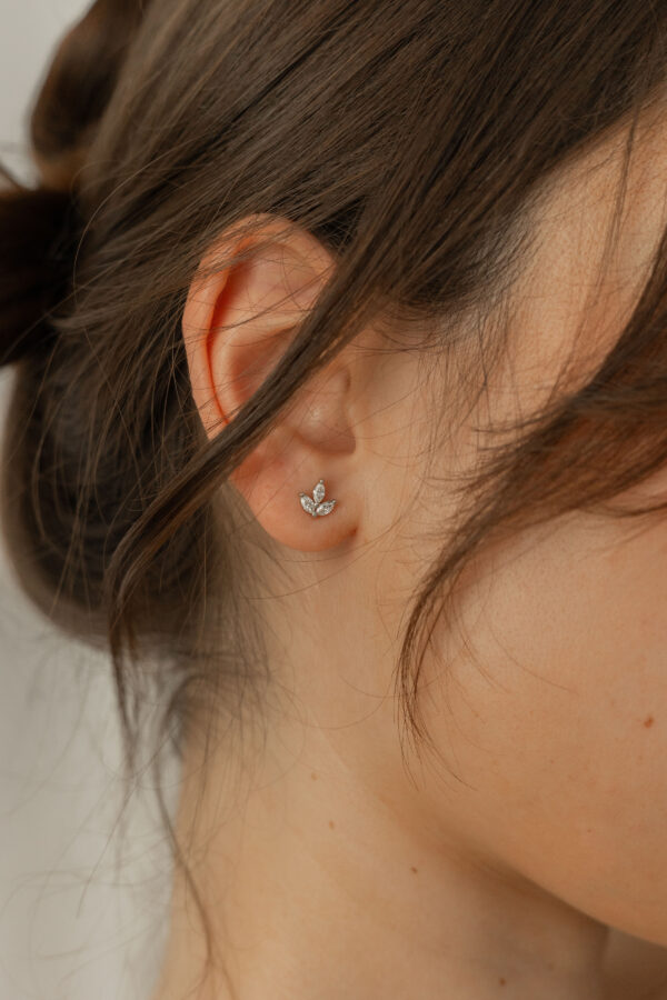 STUDS CON DIAMANTES