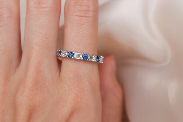 CHURUMBELA CON DIAMANTES Y ZAFIROS