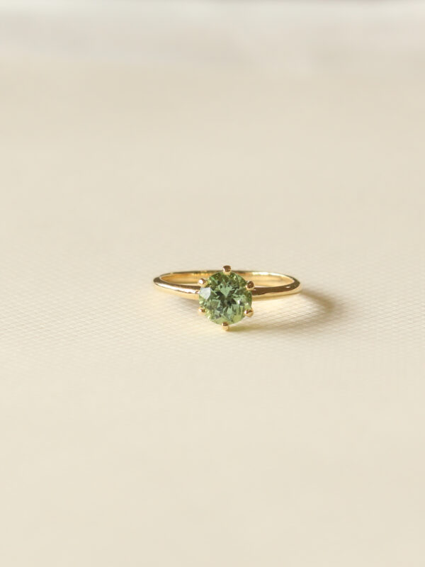 MG0716-1 ANILLO CON TURMALINA MENTA