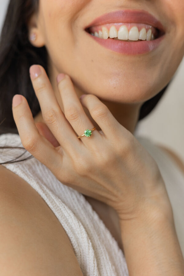 MG0716-3 ANILLO CON TURMALINA MENTA