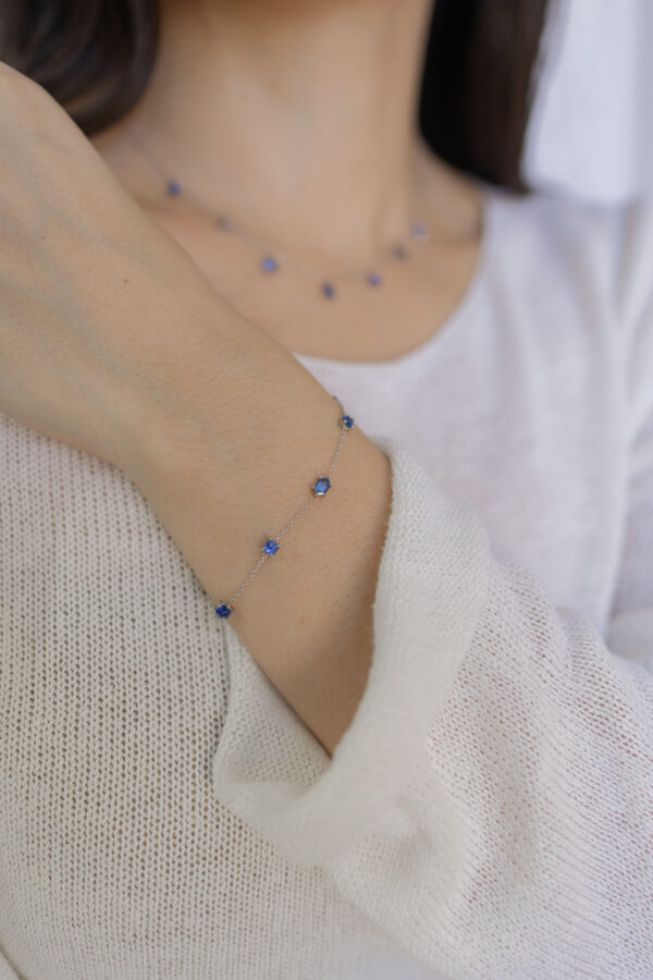 MG0812-B-4 PULSERA CON ZAFIROS