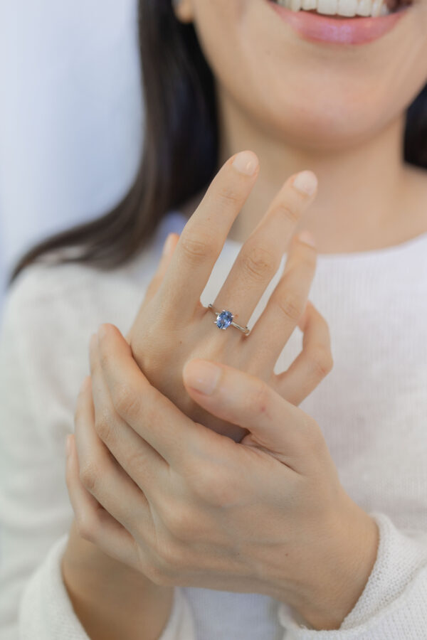 ANILLO CON ZAFIRO