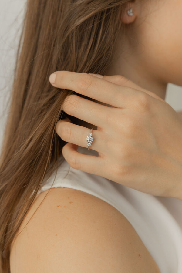 ANILLO THREE STONES