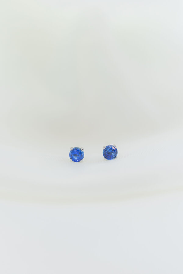 STUDS CON ZAFIROS