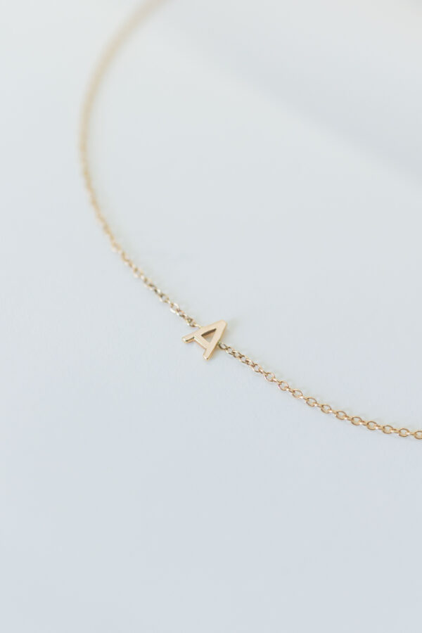 MG0725-1 PULSERA CON INICIAL "A"