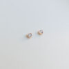MG0882 - Julieta con diamantes 0.16cts corte corazón or(8) BABY STUDS CON DIAMANTES