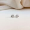 STUDS CON DIAMANTES