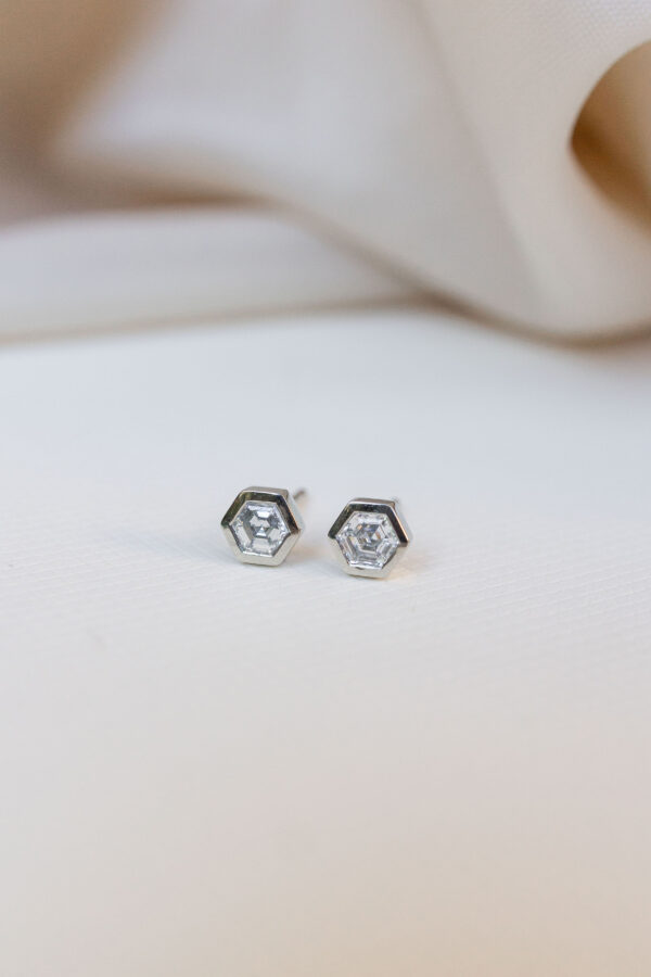 STUDS CON DIAMANTES
