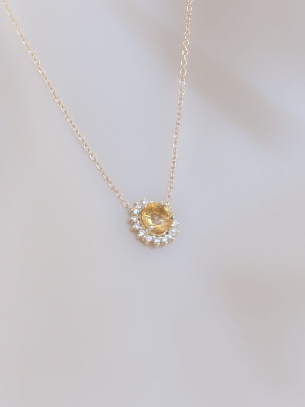 DIJE CON CITRINA Y DIAMANTES