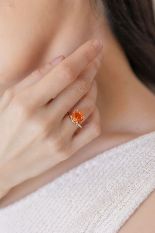 ANILLO CON ÓPALO DE FUEGO