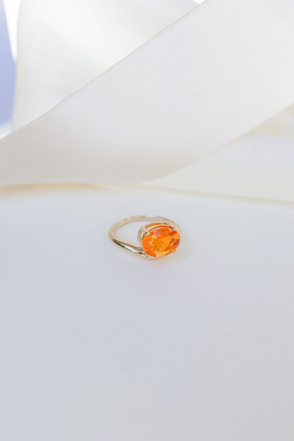 ANILLO CON ÓPALO DE FUEGO