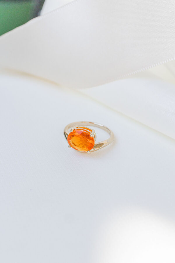 ANILLO CON ÓPALO DE FUEGO