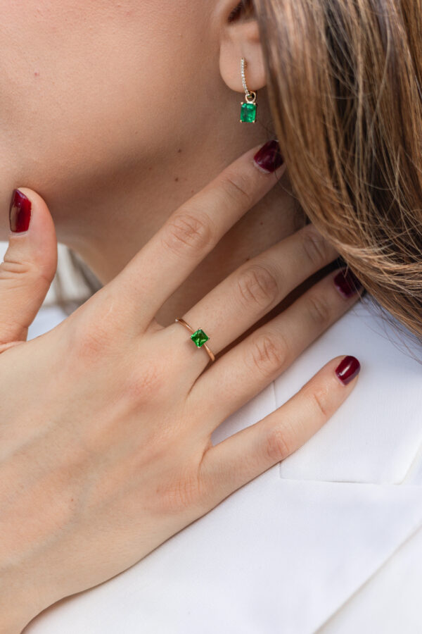 ANILLO CON TSAVORITA