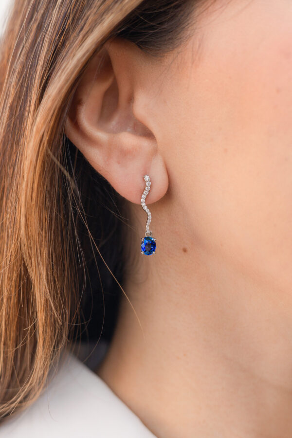 ARETES CON ZAFIROS Y DIAMANTES