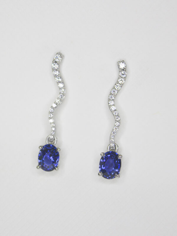 ARETES CON ZAFIROS Y DIAMANTES