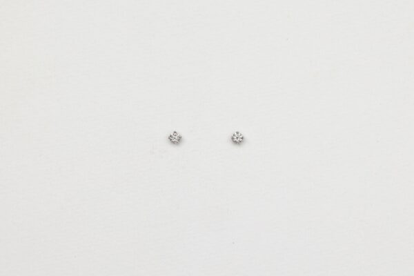 BABY STUDS CON DIAMANTES
