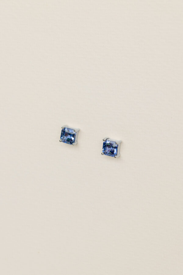 MG1104 Michelle con zafiros asscher ob14K (1) STUDS CON ZAFIROS