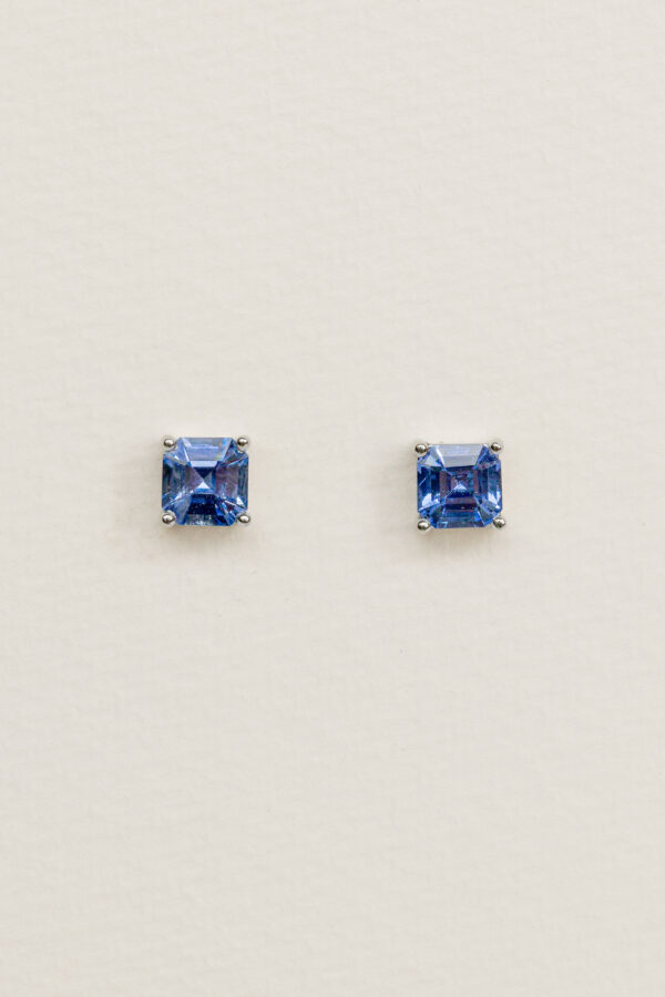 MG1104 Michelle con zafiros asscher ob14K (2) STUDS CON ZAFIROS