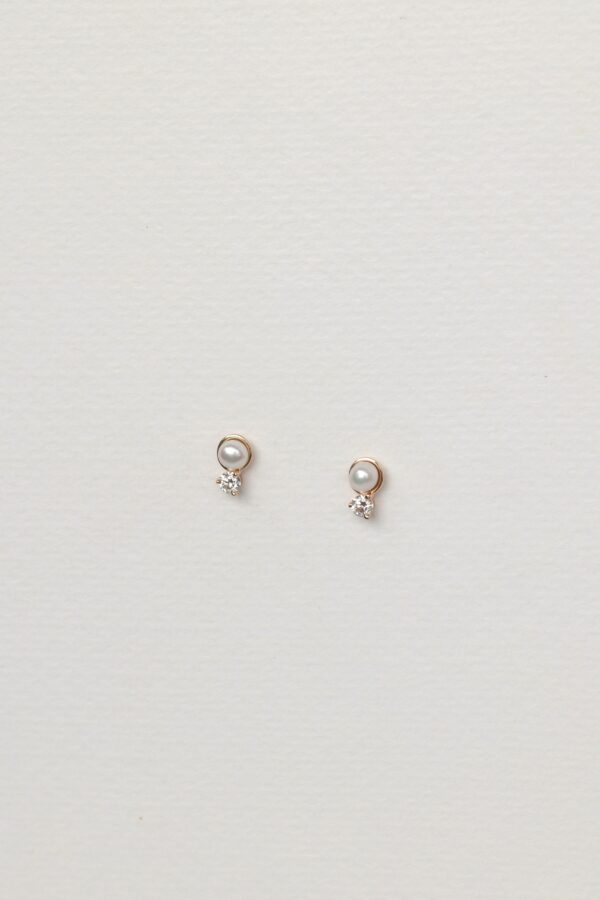 MG1130 Mía con perlas y diamantes oa14K (2) STUDS CON PERLAS Y DIAMANTES