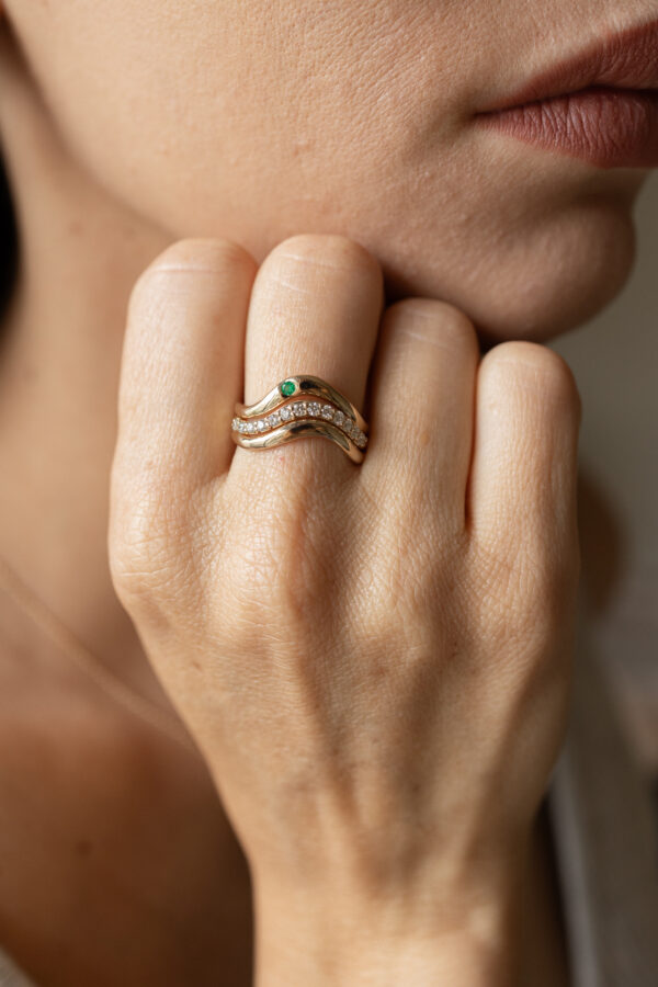 ANILLO CON CURVA