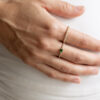 ANILLO CON TSAVORITA Y DIAMANTES